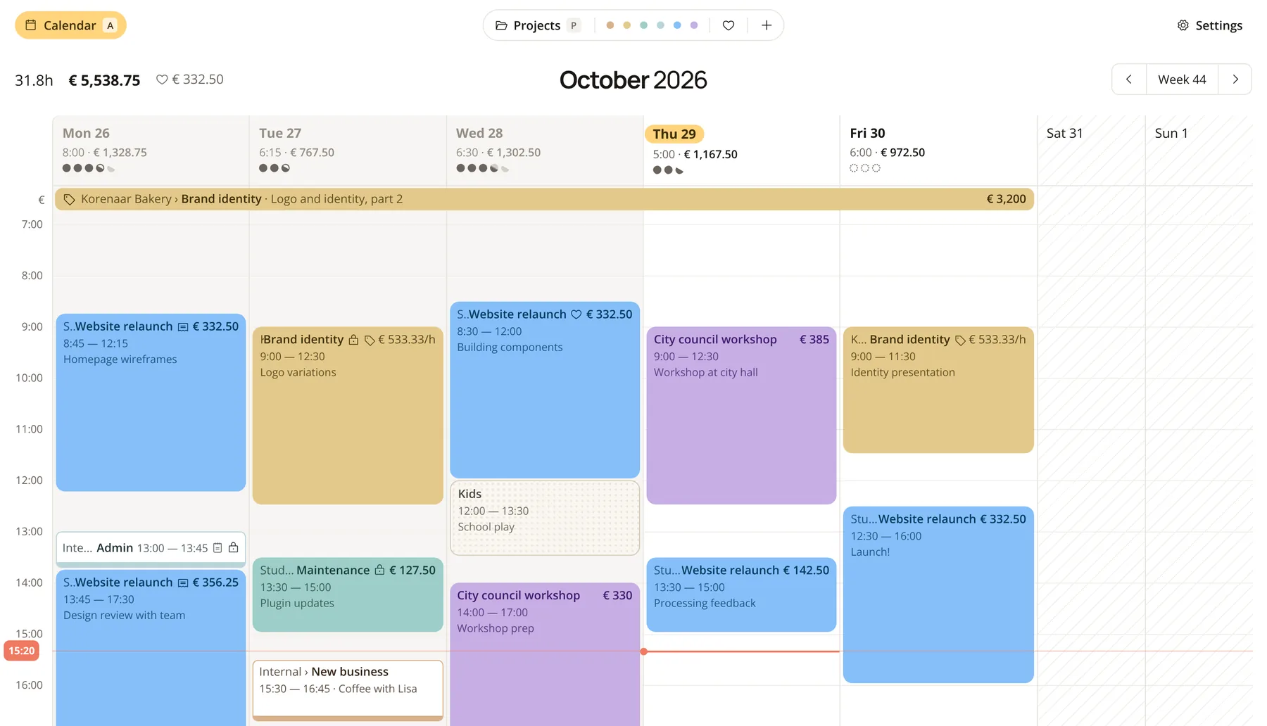 A week in Jottem: blocks per project with times and amounts, a fixed price at the top and the week's totals.